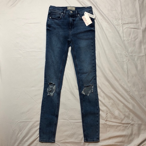 NWT Free People Distressed Jeans - Picture 3 of 4